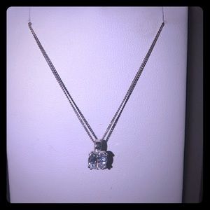 Michael hill. 0.30 diamond pendant 10k white gold.